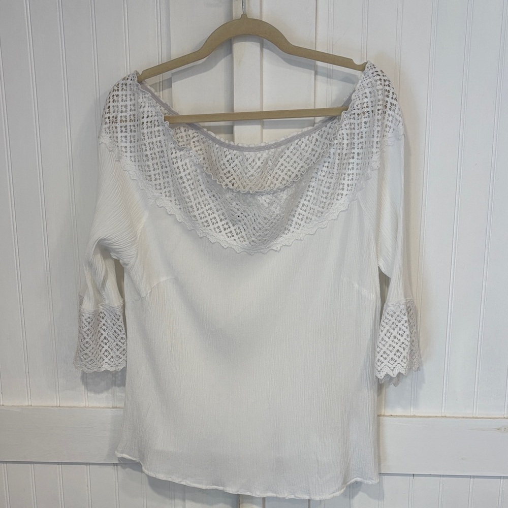 VENUS White top W/Lace Accents, off shoulder size XL